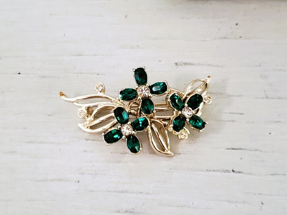 Vintage Kramer Designer Green Floral Brooch